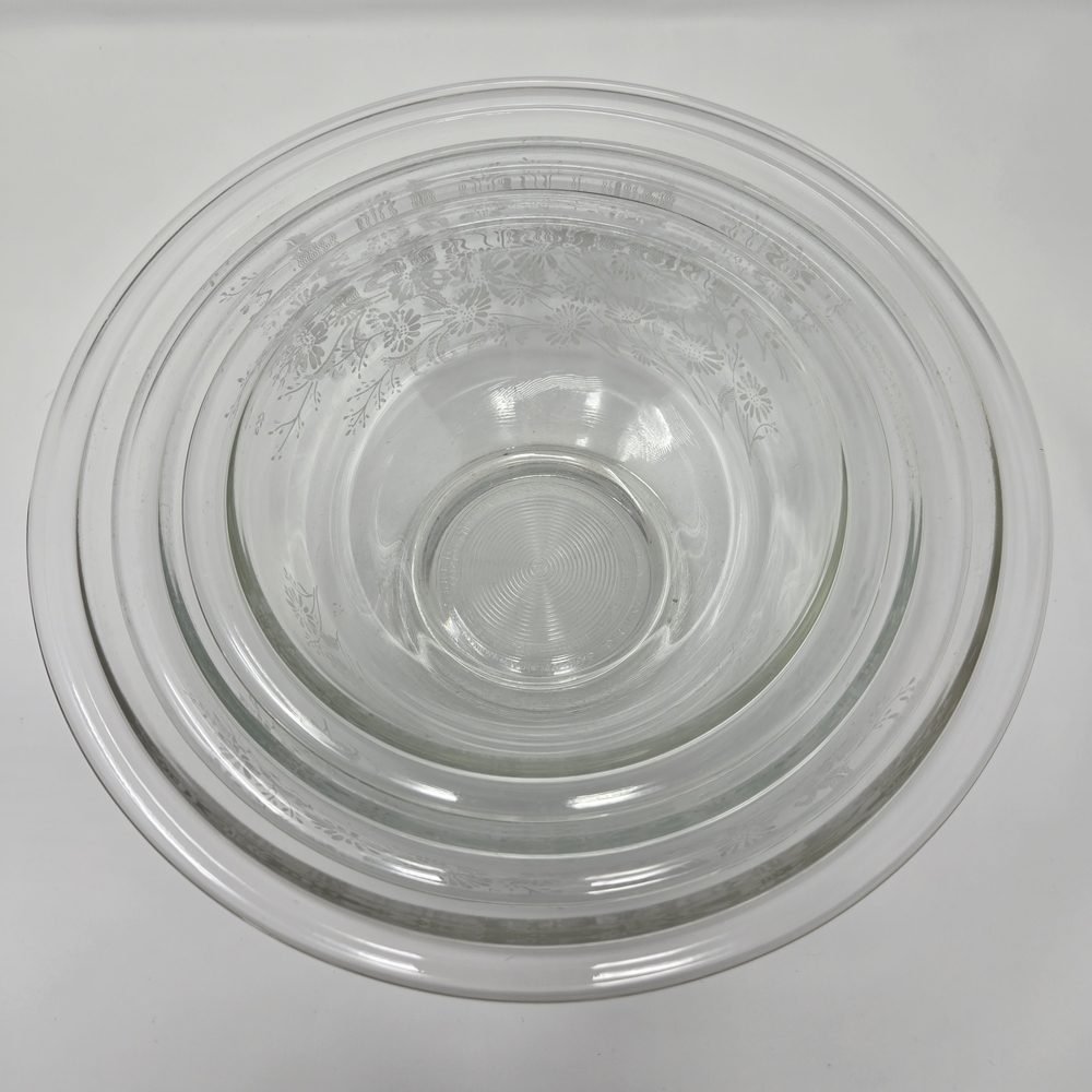🤍Pyrex Nesting Mixing Bowl Set (3) Clear Glass Vintage EUC White Daisy Etched🌻